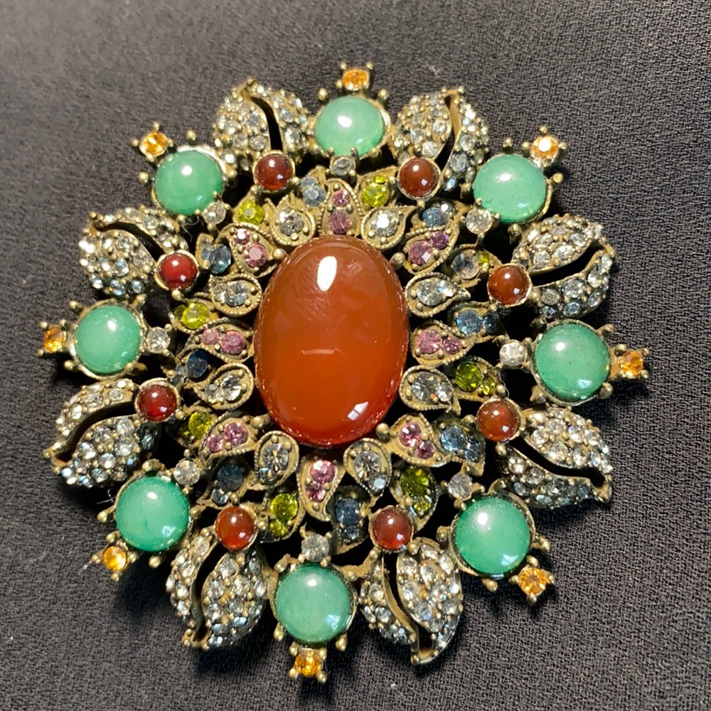 Heidi Daus broach